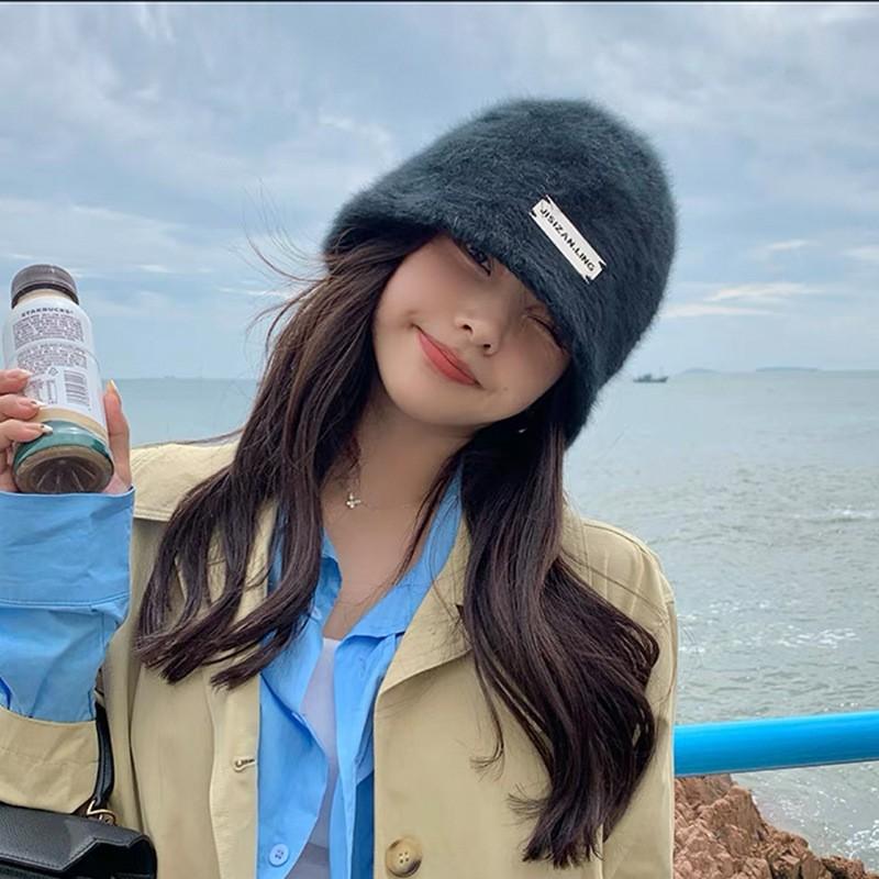 The Plush Fisherman Hat Is A Versatile Choice for Women In Autumn and Winter A Small Bucket Hat That Shows Off Your Face and A Windproof Basin Hat