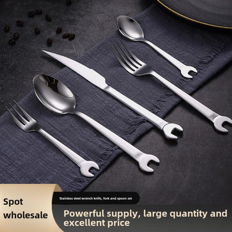 Coltello Forchetta e Cucchiaio in Acciaio Inossidabile 304 Manico a Chiave Inglese Creativo Posate Occidentali Coltello da Bistecca Set Forchetta e Cucchiaio Cucchiaino per Dessert e Torta Coltello Chiave Inglese