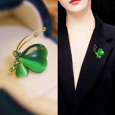 Grüne Schmetterlingsbrosche: Elegantes Damen-Cheongsam-Anzug-Anstecknadel & Halsketten-Accessoire
