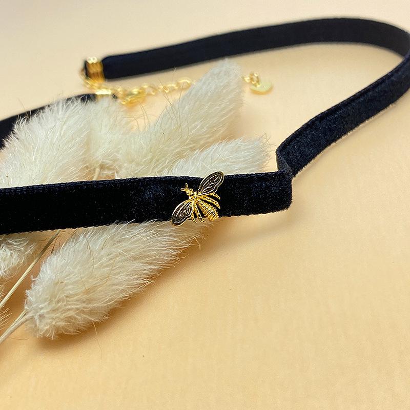S925 Silver & Gold Bee Necklace: Versatile Korean-Style Clavicle Chain & Black Choker.