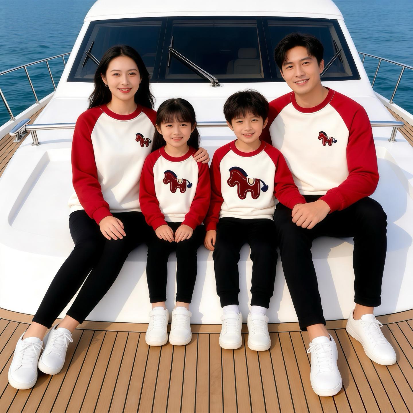2026 Year of the Horse Family Hoodies Trendy Color Block Outfits for Three or Four Perfect for Festive New Year and Spring Outings Child 80cm 1990₽