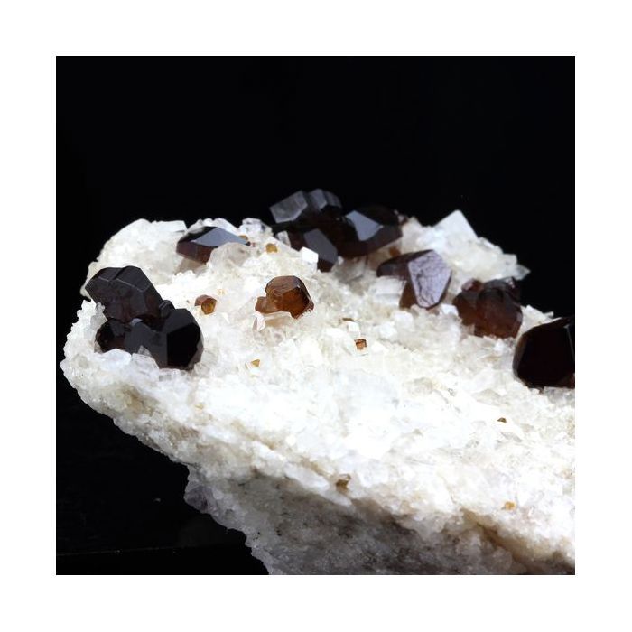 Pierres et Minéraux. Uvite, Magnesite. 677.5 ct. Brumado, Bahia, Brésil.