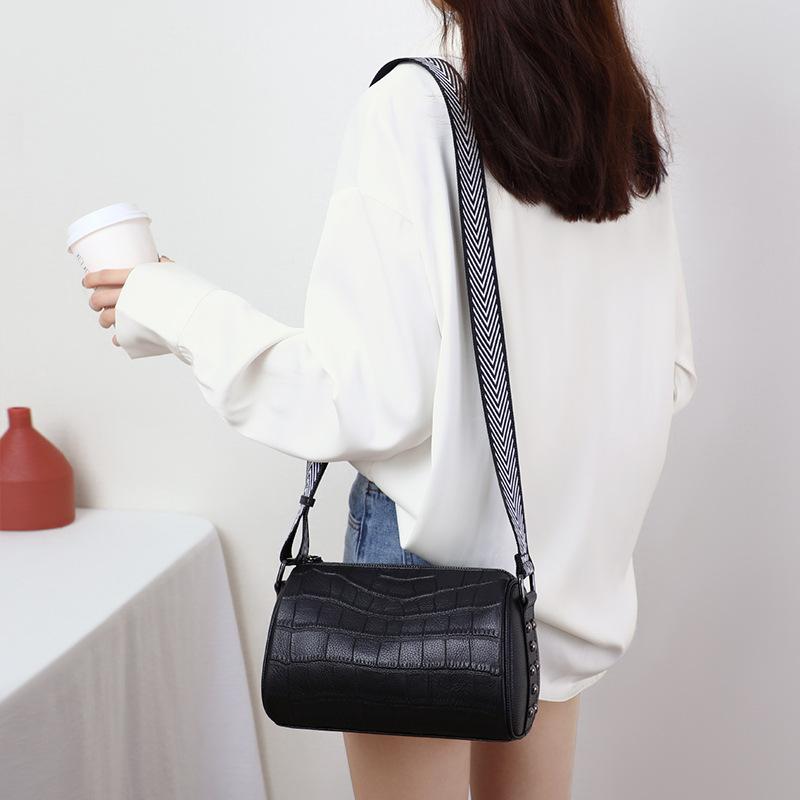 All Match Autumn and Winter New Trendy Leather Shoulder Bag Fashionable Wide Shoulder Strap Casual Crossbody Bag