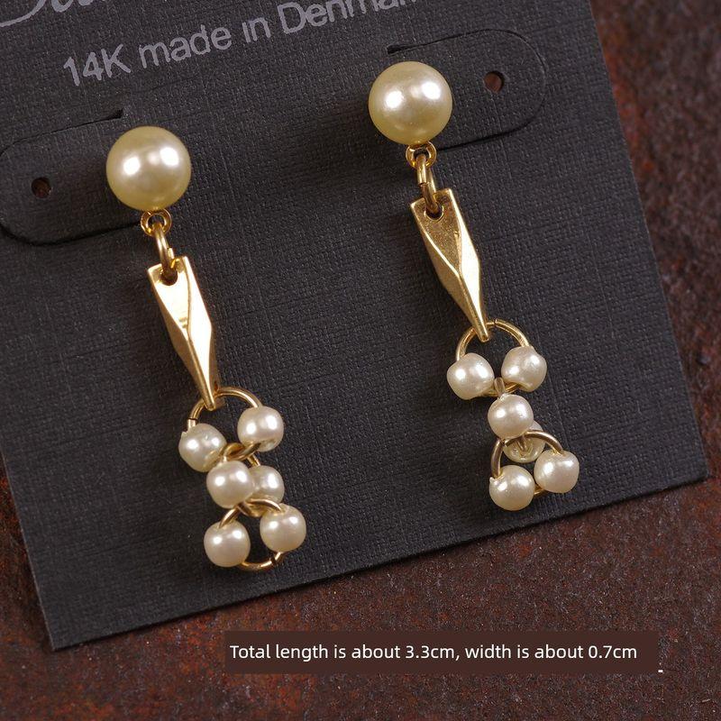 

Fashion Hepburn Designer Minimalist Easiest for Match Lady Elegant Pearl Crystal Vintage Ear Clip Earrings Ear Studs 1 I