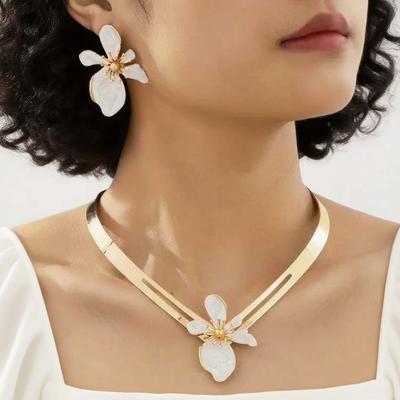 Personalized Flower Stud Earrings Collar Set Creative Personality Niche Design Sense Daily Party Hundred