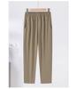 Sommerliche elastische Freizeithose mit hohem Bund für Frauen mittleren Alters