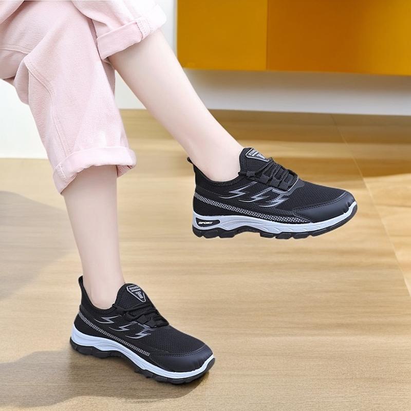 Breathable Casual Shoes Middle-aged and Elderly Women's Stepping Shoes One-pedal Soft-soled Comfortable and Non-slip Shoes