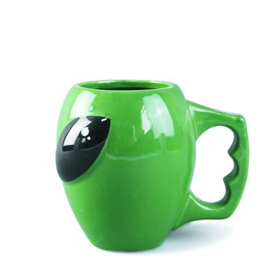 Keramik 3D speziell geformter Becher, Becher, kreativer Cartoon grüner Alien Becher, niedliche Tasse