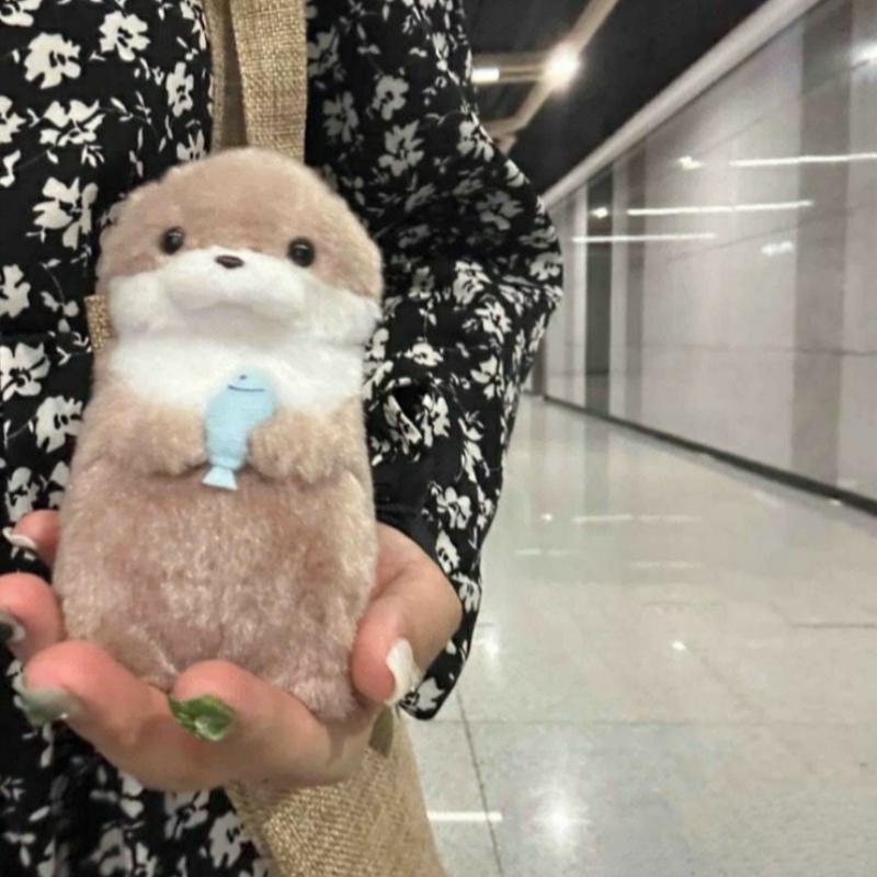 Cute Otters Holding Fish Plush Doll Keyrings Lightweight Hanging Pendant Props for School Bag Key Wallet Doll Toy Gifts 11cm