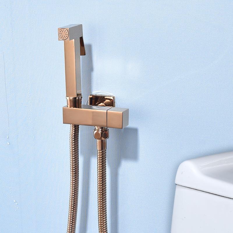 Hochwertiges Modernes Hotelgebrauch Messing Wandmontiert Vertikaler Sprühkopf Badezimmer Bidet Sprühkopf Set Roségold Handheld Toiletten Sprühkopf