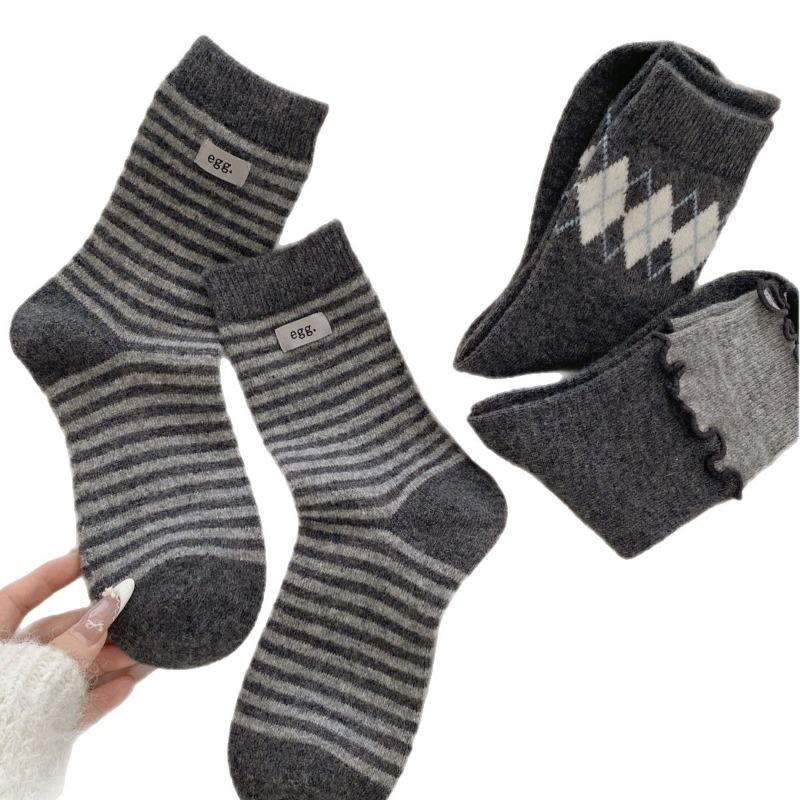 Winter and Autumn Thick and Warm Grey-colored Bow-knitted Wool Socks for Women, Striped Fabric Label, Without Bones, Mid-calf Length Socks