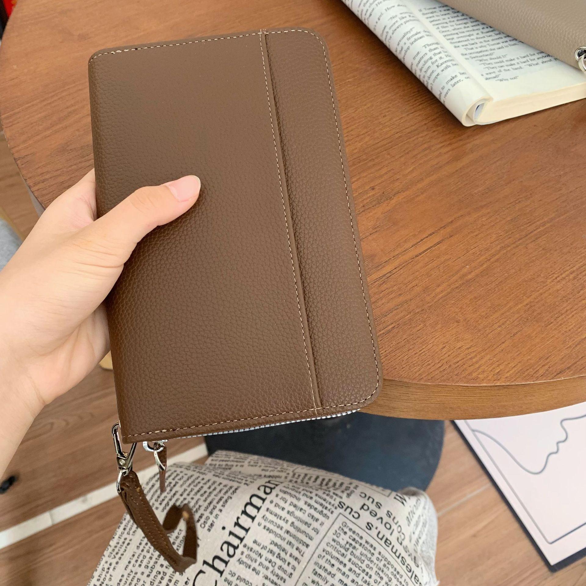 

Вместительный кошелек-органайзер на молнии, женский, высококлассный, простой, средней длины, для хранения авиабилетов, паспорта, документов кофейный