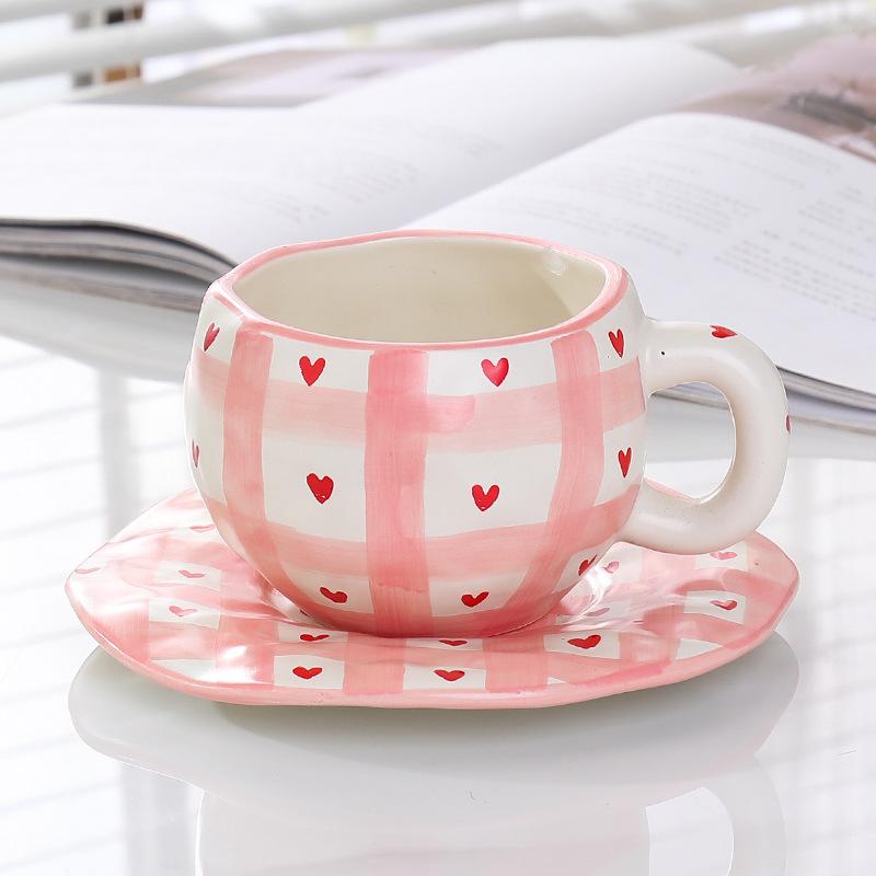 Small floral creative ceramic coffee cup and saucer, hand-squeezed, hand-painted irregular high-value breakfast cup