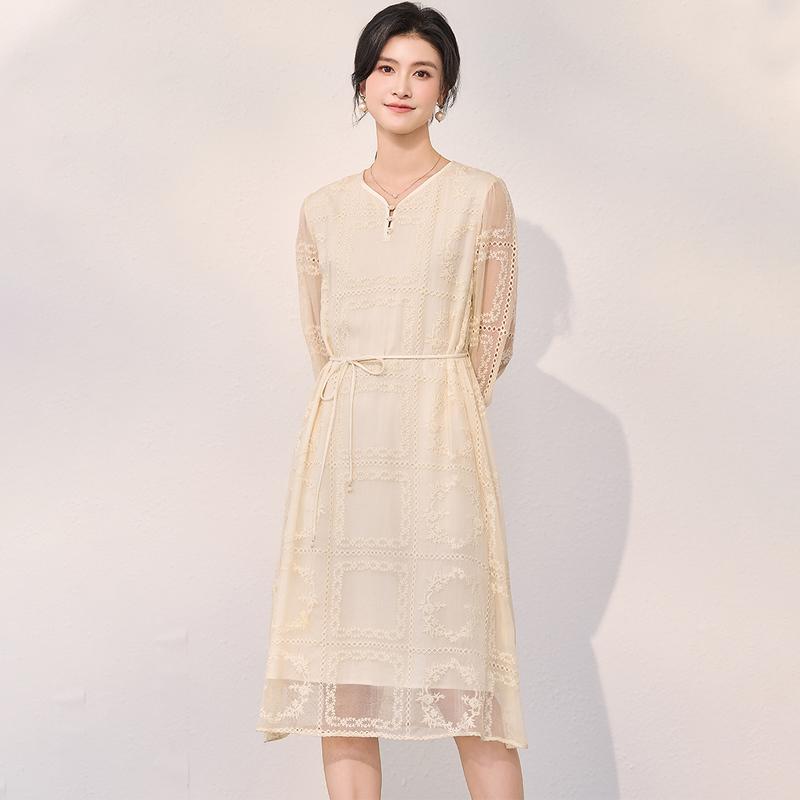 Shunyu V-neck Heavy Industry Embroidered Retro Chinese Style Seven Sleeve Mulberry Silk Dress