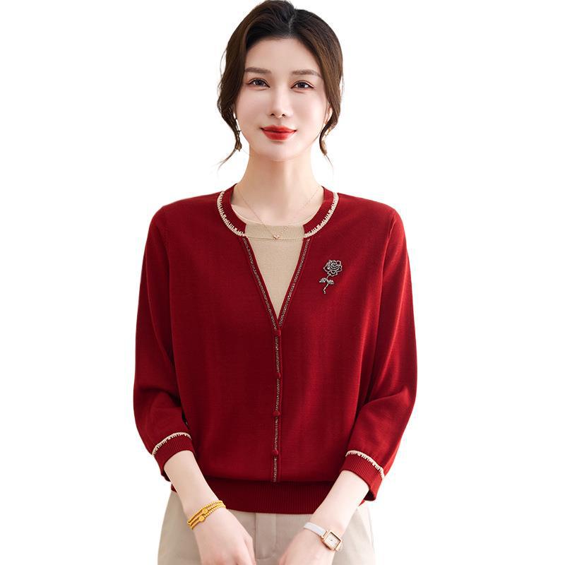 Mom's Stylish V-Neck Knit Sweater for Women, Mid Sleeve, Elegant, Slimming Design for Middle-Aged and Elderly