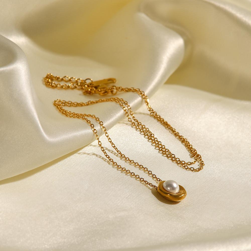 Niche Cold Wind Pearl Necklace Collarbone Chain Temperament Pendant Does Not Fade Retro French Necklace