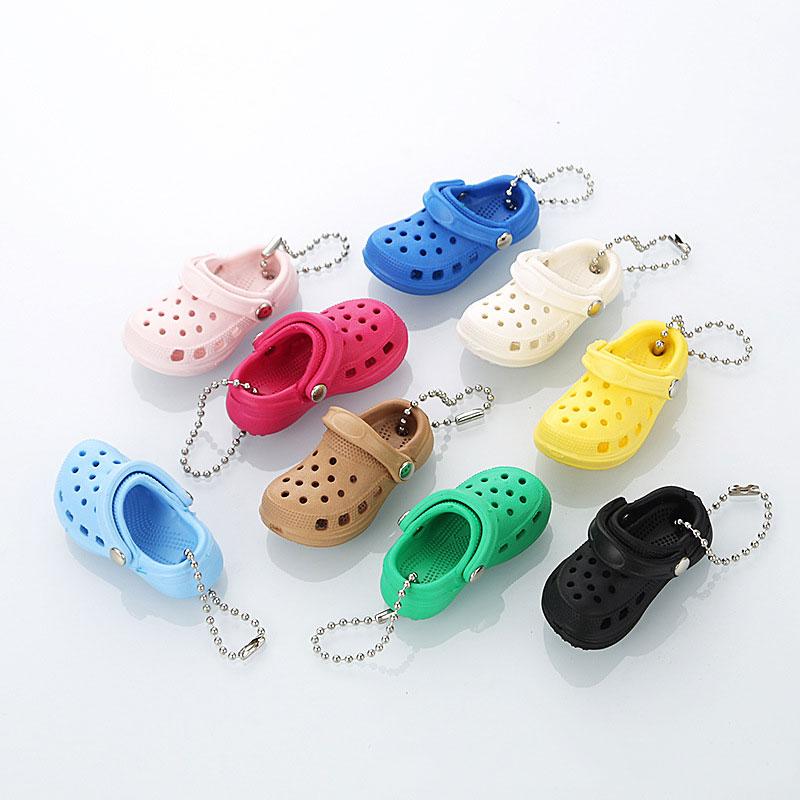 Neuer 3D Mini-Schuh-Schlüsselanhänger PVC-Schuh-Anhänger für Clogs Zubehör Damen Strandtasche Sandalen Schnalle Pin DIY Schmuck Dekoration