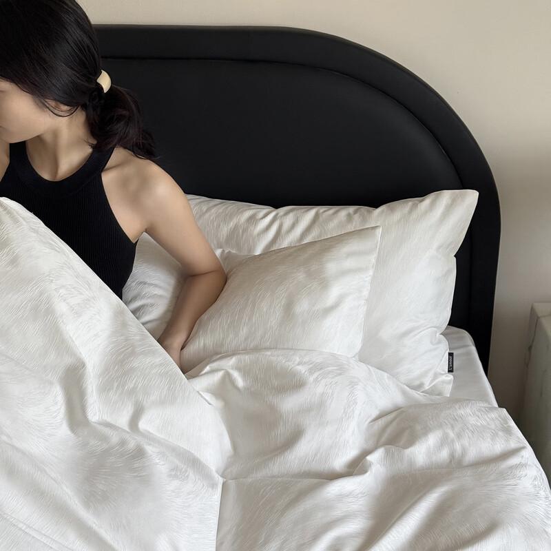 OEING Long-Staple Cotton 4-Piece Bedding Set
