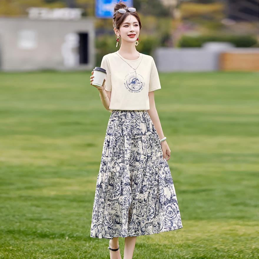 Fashion Blue and White Porcelain Printing Upper and Lower Two-piece Skirt Set for Women's Summer New Cool T-shirt with Skirt Set