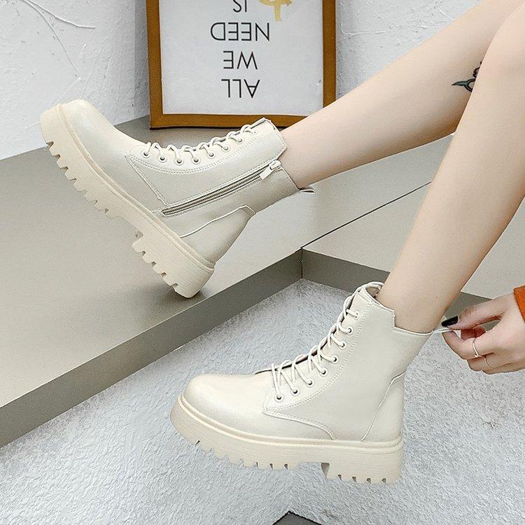 

British Martin boots women s white 2025 new summer thin retro large size Korean version handsome locomotive small short boots 42
