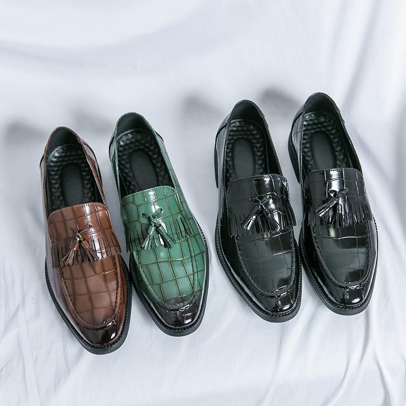 Fashion Classic Men's Casual Loafers Driving Shoes Moccasin Fashion Male Comfortable Slip-On Leather Shoes Men Green Tassel Dress Shoes