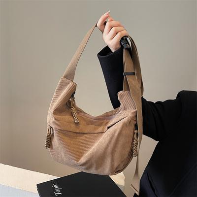 Dámská sametová taška přes rameno nová módní crossbody velká kapacita jednoduchá cestovní studentská třídní taška přes rameno