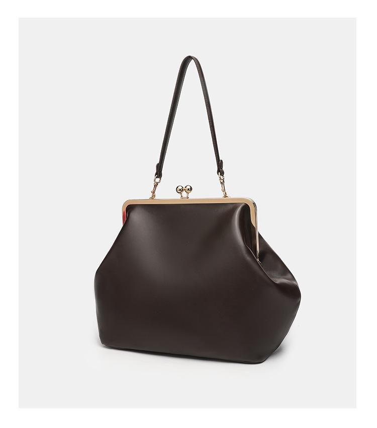 

Trendy Large Capacity Women s Clasp Handbag - Versatile and Stylish Single Shoulder Bag