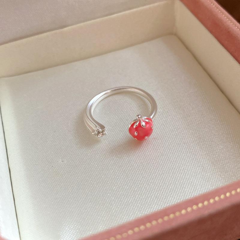 Berry sweet fun~ cute strawberry open ring niche high-end index finger ring sweet and unique huge good-looking jewelry