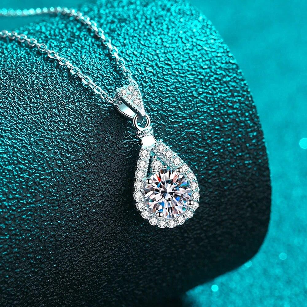 New D VVS1 Moissanite Pandent Necklace for Woman Wedding Jewely with GRA 925 Sterling Sliver Plated 18k White Gold Necklace