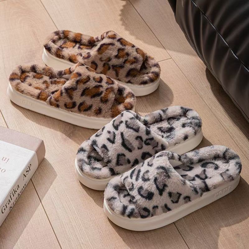 Couple's One Word Slippers Winter New Leopard Women Home Shoes Lightweight Comfortable Non Slip Men's Plush Shoes