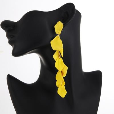 1 Çift Kadın Petal Küpe Retro Anti-alerji Hafif Kulak Dekorasyon Takı Balo Kokteyl Parti Asılı Küpe Uzun Dangle Küpe