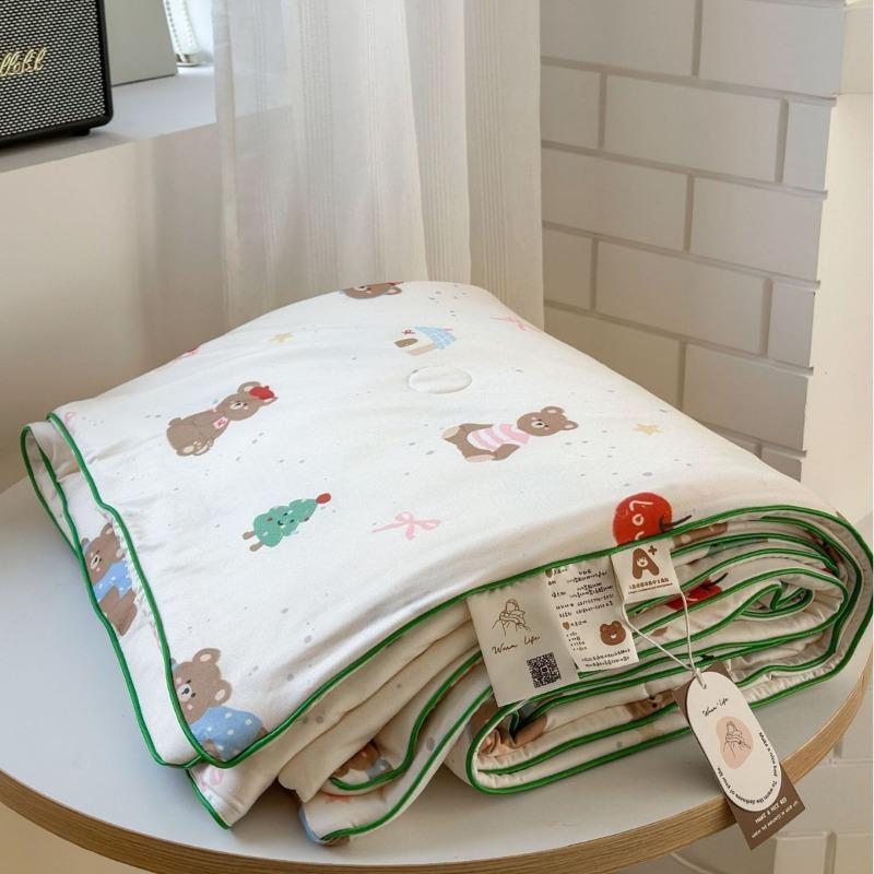 Lightweight Knitted Comforter Cute Cartoon Pattern Skin Friendly Thin Summer Quilt Air Conditioner Duvet for Home