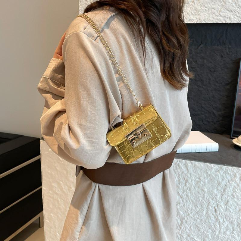 Fashion trend simple and versatile mini square bag women's new summer texture small bag niche messenger bag