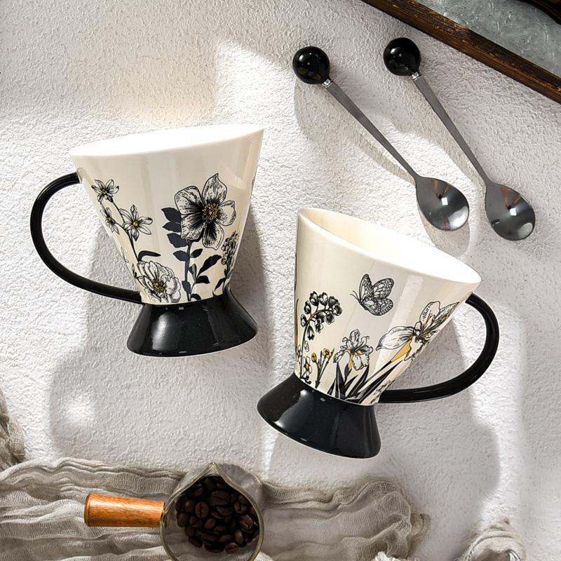 Retro Ceramic Coffee Cup with Spoon Afternoon Tea Cup for Ladies' Personal High End Feel Light Luxury and High Quality Souvenir