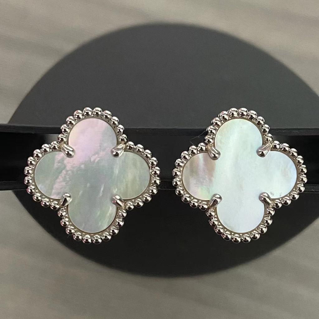 15mm Moda Dört Yapraklı Yonca Küpeler Yüksek Kaliteli Lüks Sedef Küpeler Premium His Kadın Küpeleri
