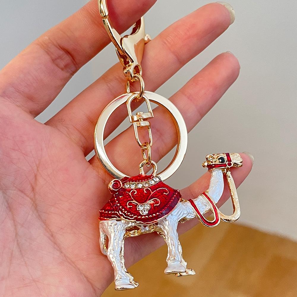 

2024 New Camel KeyChain Luxury Rhinestone Crystal Car Key Ring Dubai Souvenir Gift