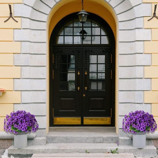Svazek umělých fialek Odolné proti UV záření Umělé květiny Realistické Nevyblednoucí Umělé rostliny Fialové keře pro Domov Okenní truhlík Dekorace verandy