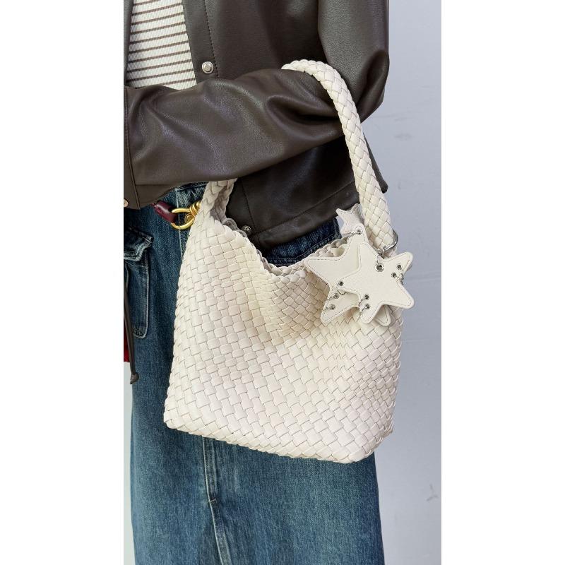 Internet Celebrity Explosion Star Woven Bag Champagne Tote Bag Large Capacity Gun Same Hand Shoulder Bucket Bag