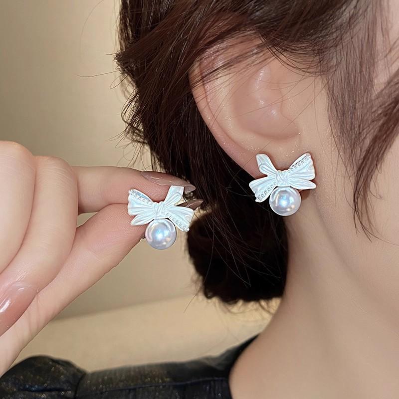 French Style Pearl Bowknot Earrings For Women Sweet Exquisite Irregular Bow Stud Earrings For Women Ear Buckle Party Holiday Jewelry Gifts