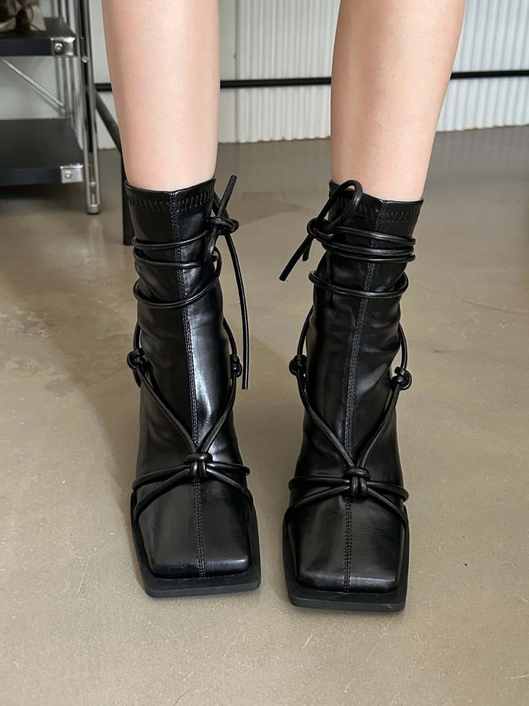 2025 Autumn and Winter New Square Head Thin Heel High Heel Temperament Thin French Fashion Sexy Beauty Internet Celebrity Short Boots