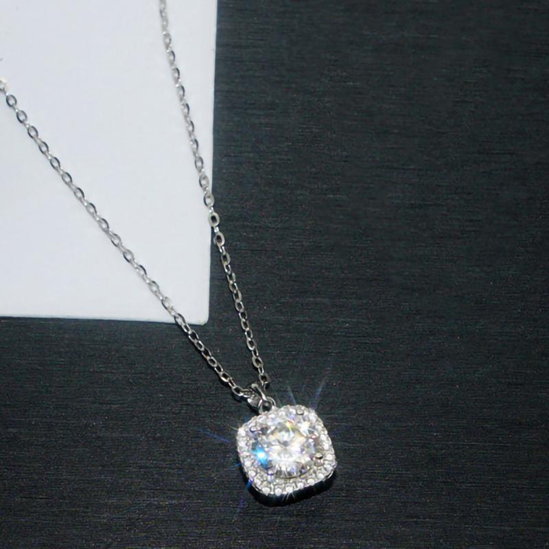 1pc Fashion Inlaid Synthetic Zircon Fashion Necklace