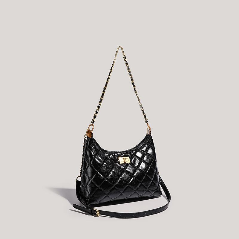 Underarm bag large capacity new niche diamond chain bag fashionable shoulder messenger bag