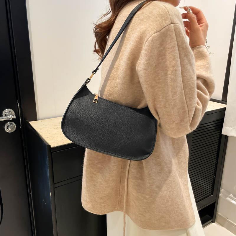 Trendy New Moon Bag Stylish Retro Handbag Perfect For Everyday Use In Multiple Colors