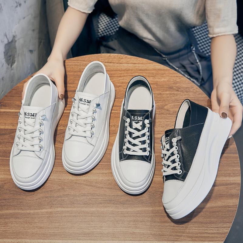 New Thick-soled Height-increasing Shoes for Women A Pair of Casual Shoes with A Sponge Sole