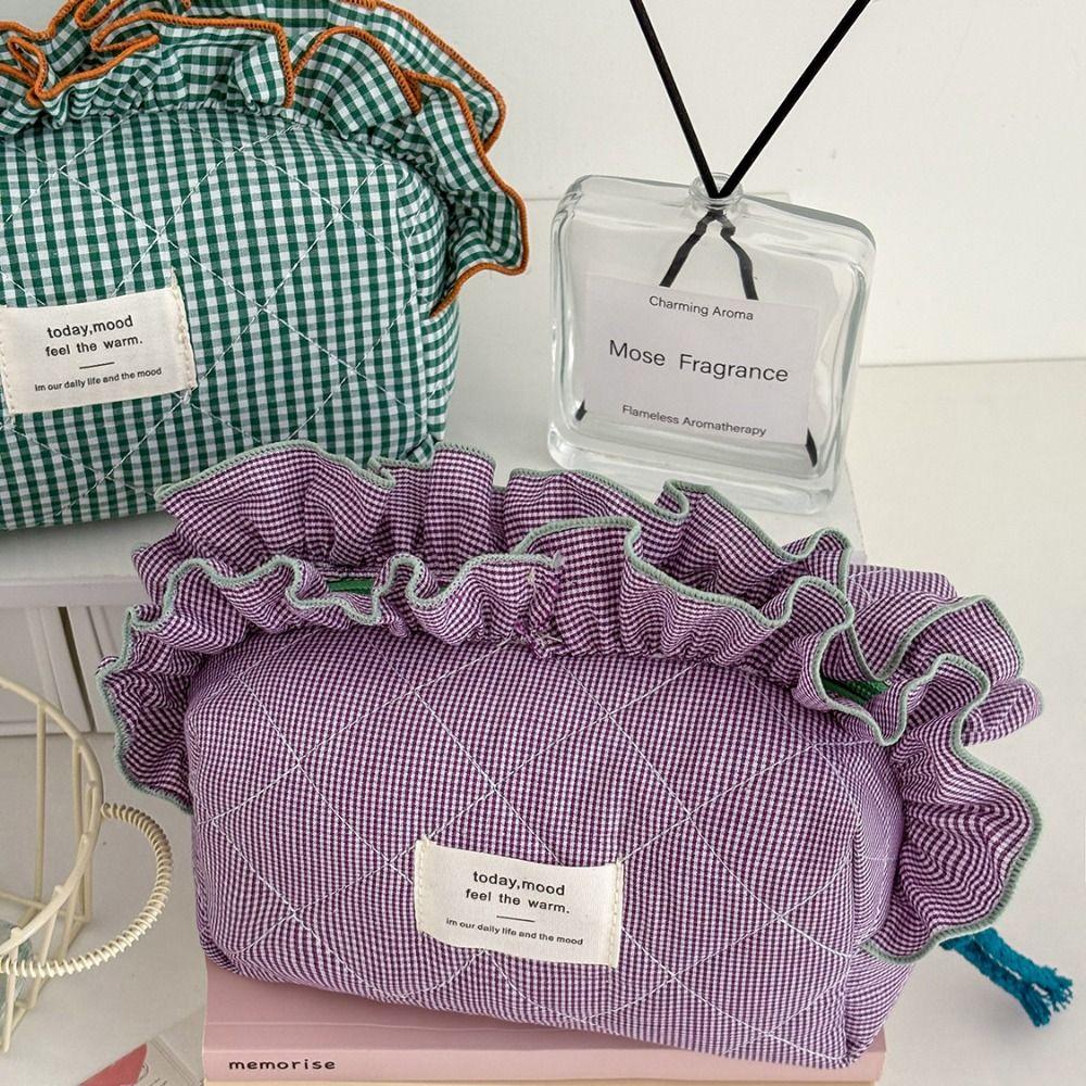Portable Vintage Gingham Cosmetic Makeup Bag Organizer Large Capacity Cosmetic Pouch Ruffled Edges Sweet Lace Clutch Daily Use