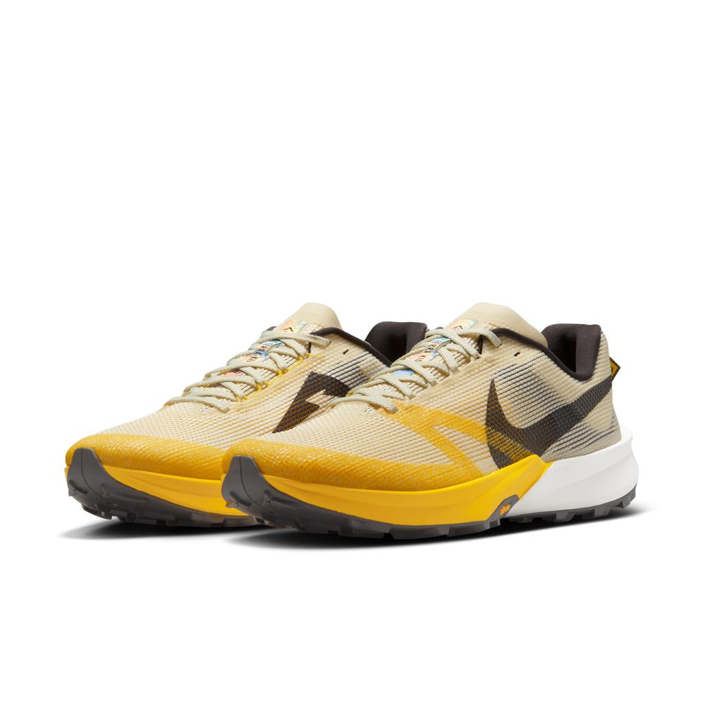 Nike Kiger 10 Lightning Medium Ash Herren Sneaker Gelb Alabaster Saturn-Gold FV3929-700