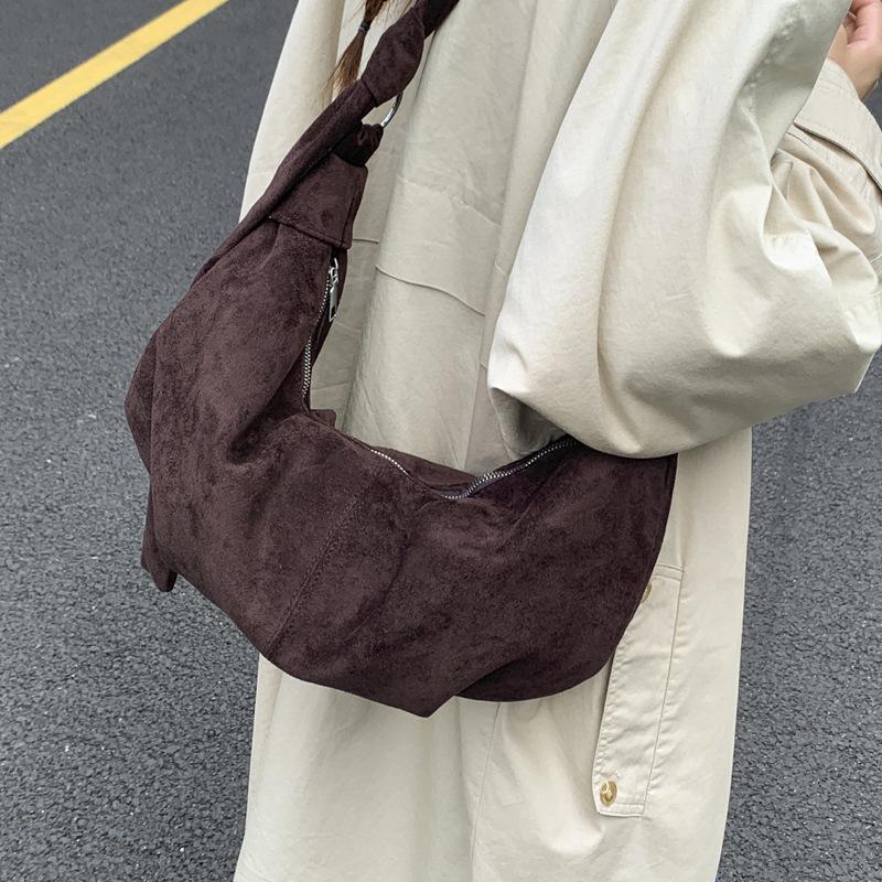 Retro Large-capacity Bag Women 2025 New Casual Fashion Dumpling Bag Texture Niche Versatile Messenger Bag