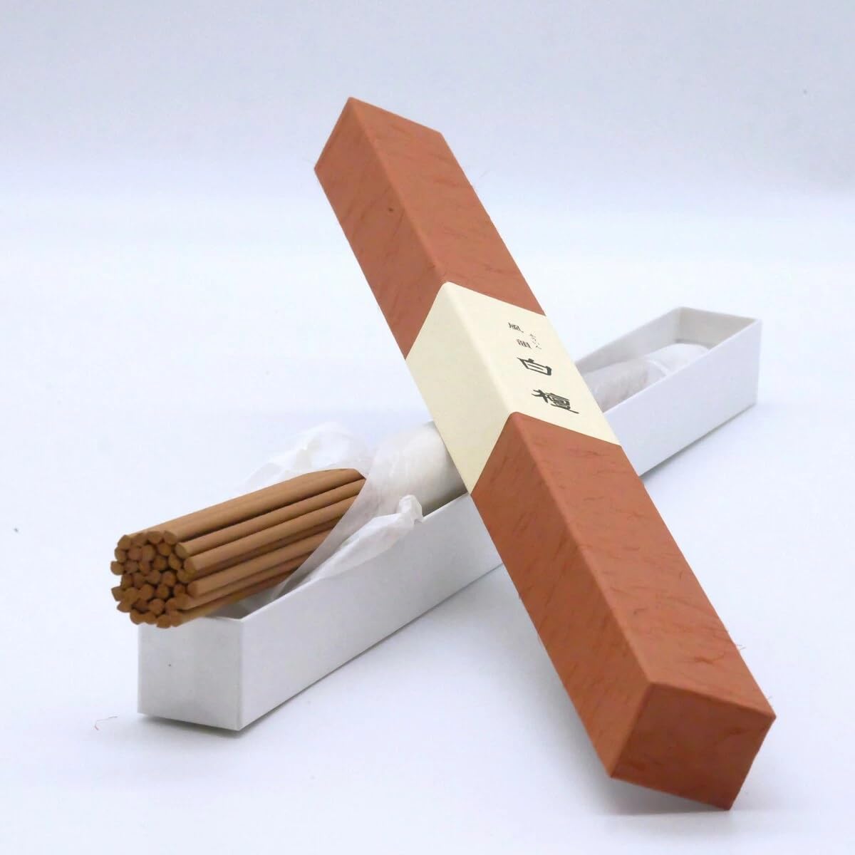 

Eirakuya Byakudan Incense Sticks 80g 32.5cm Sandalwood