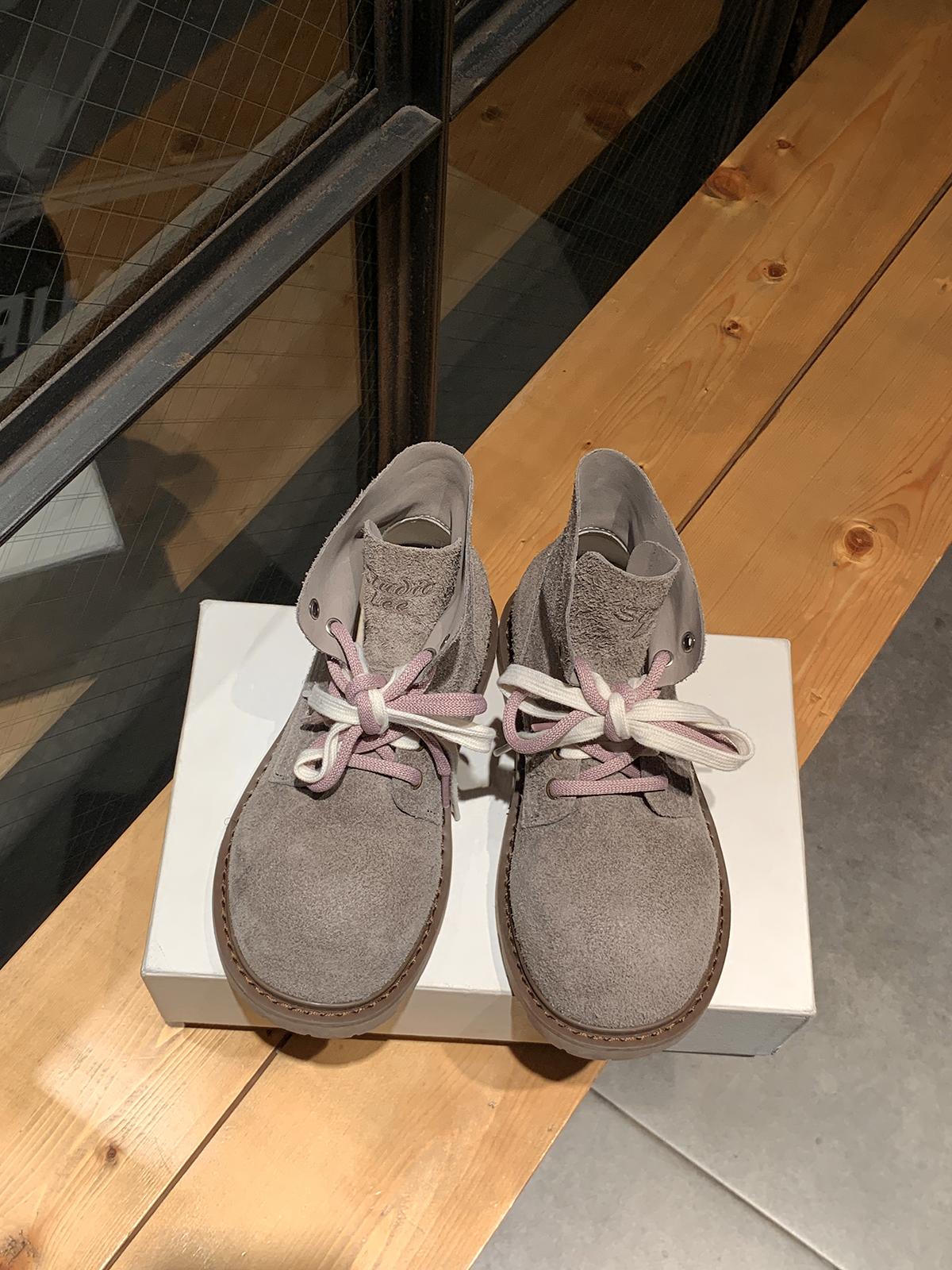 

The height of the blue cabinet has increased by 4cm~ fashionable large round head contrasting color double shoelaces short Martin boots women s 20 40 серый