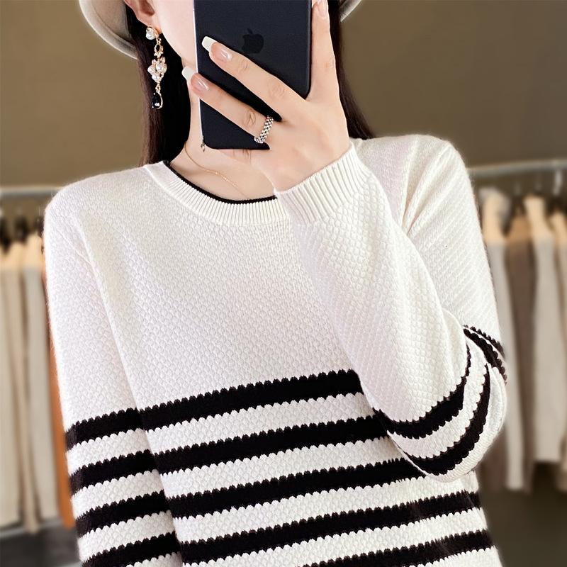 Autumn and winter new striped crew neck women's long-sleeved pullover sweater knitted sweater loose and thin top inside and outside